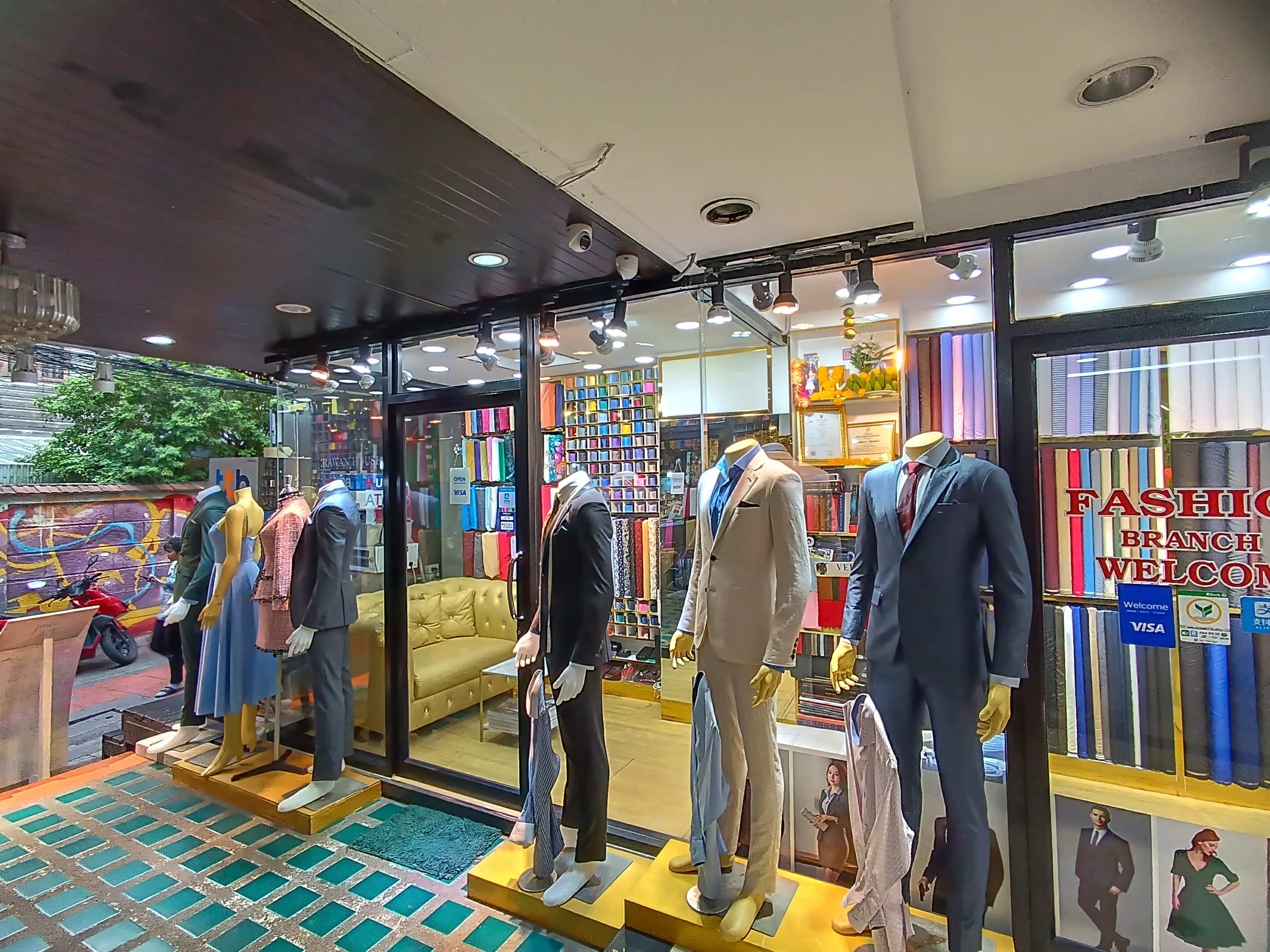 TailoredByLuis-Shop-Photo